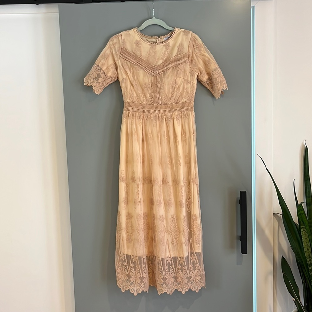 NWOT Polagram Midi Lace Dress